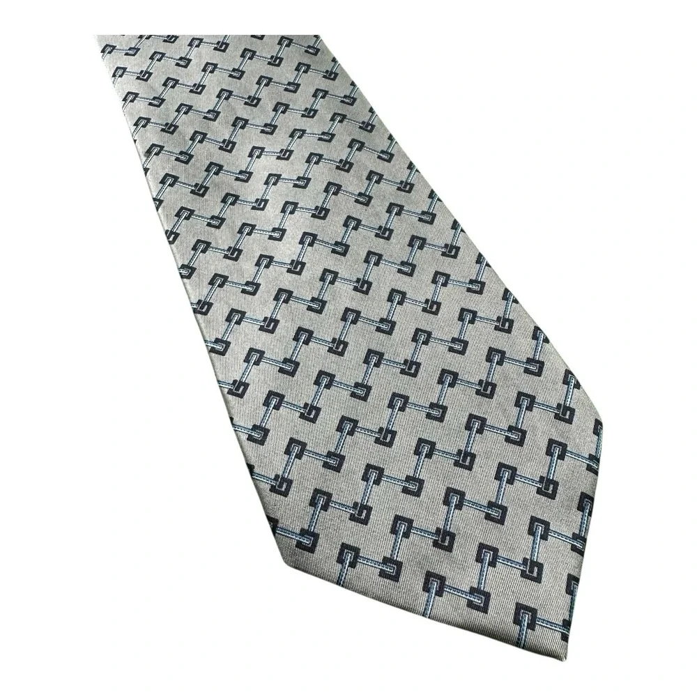 GUCCI Gray Vintage GG Print Silk Mens Tie 3.75 Inch Width Made in Italy